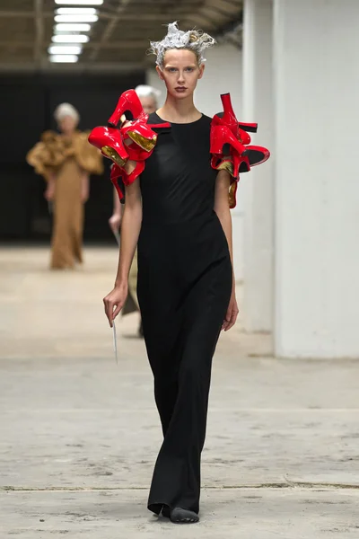 Look 1